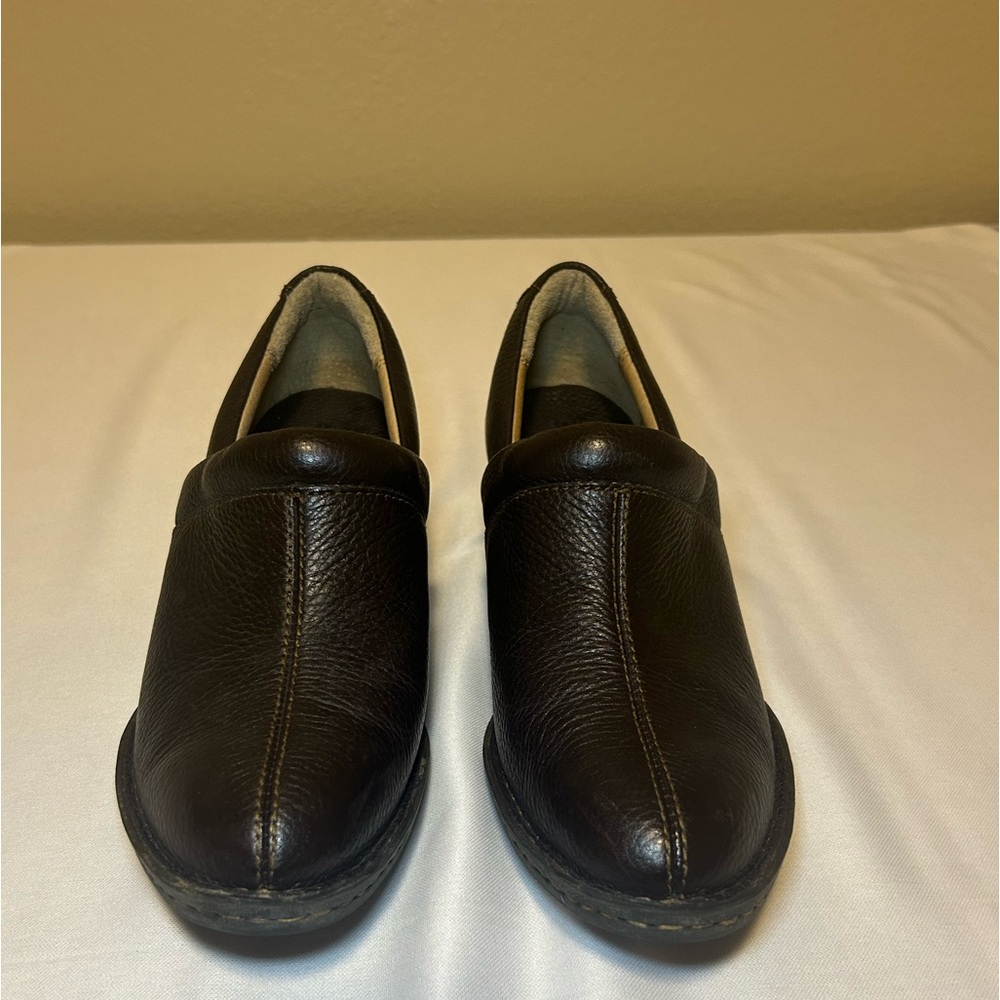 Like New Born Slip On Clogs Brown Leather Women’s Size 7.5